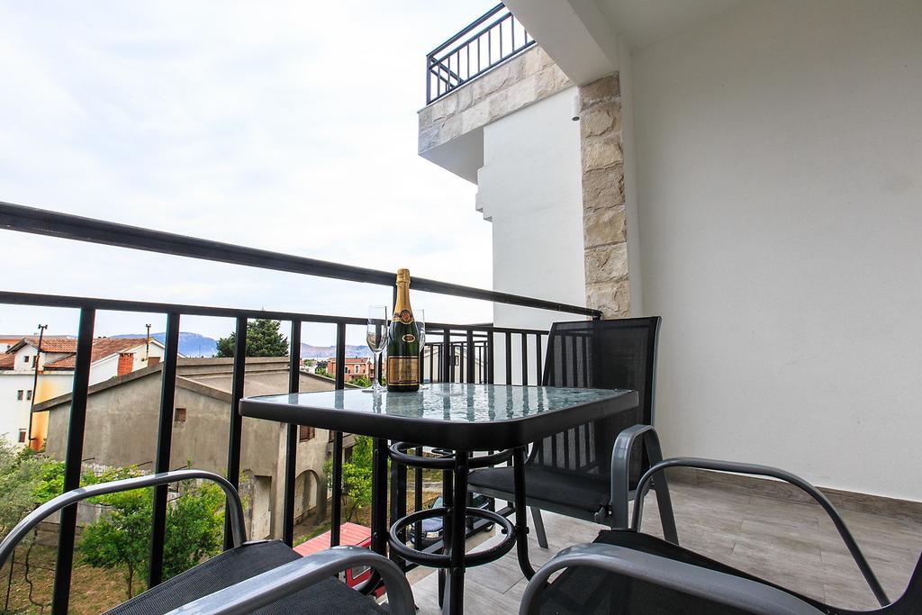 Apartments Saric Bar Ngoại thất bức ảnh